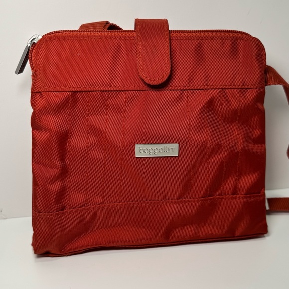 Baggallini Small burnt orange Multi Pocket Crossbody purse in great condition - Picture 1 of 11